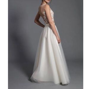 Maxi white tulle skirt with pockets/floor length  wedding skirt